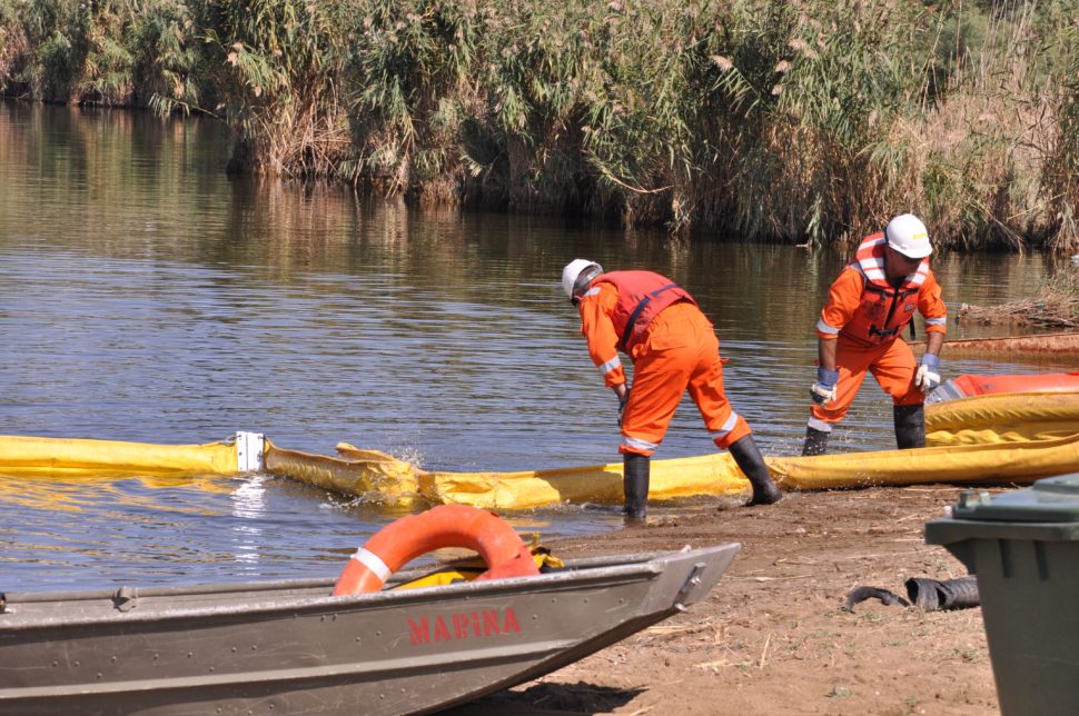 Containment Boom Installation, Maintenance, & Cleaning Containment Boom Installation, Maintenance, & Cleaning